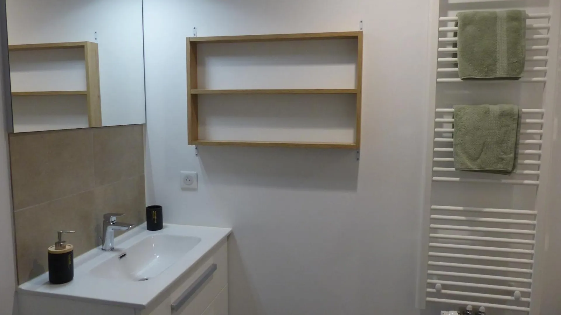 Le 206 Appartement Moderne Et Cosy-Terrasse -Centre-Parking-Wifi Bourg-Saint-Maurice